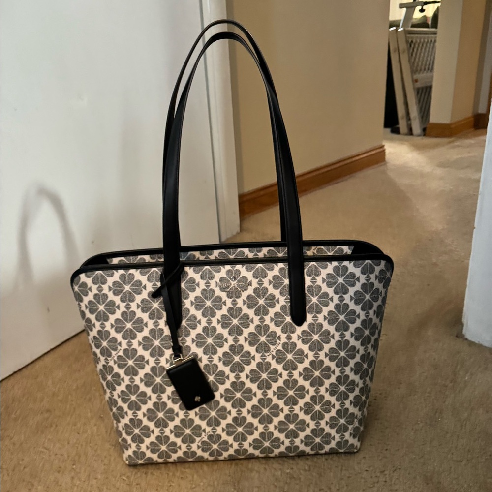 Signature Spade Flower Tote
